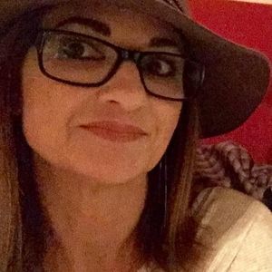 Meet your Posher, Kendra